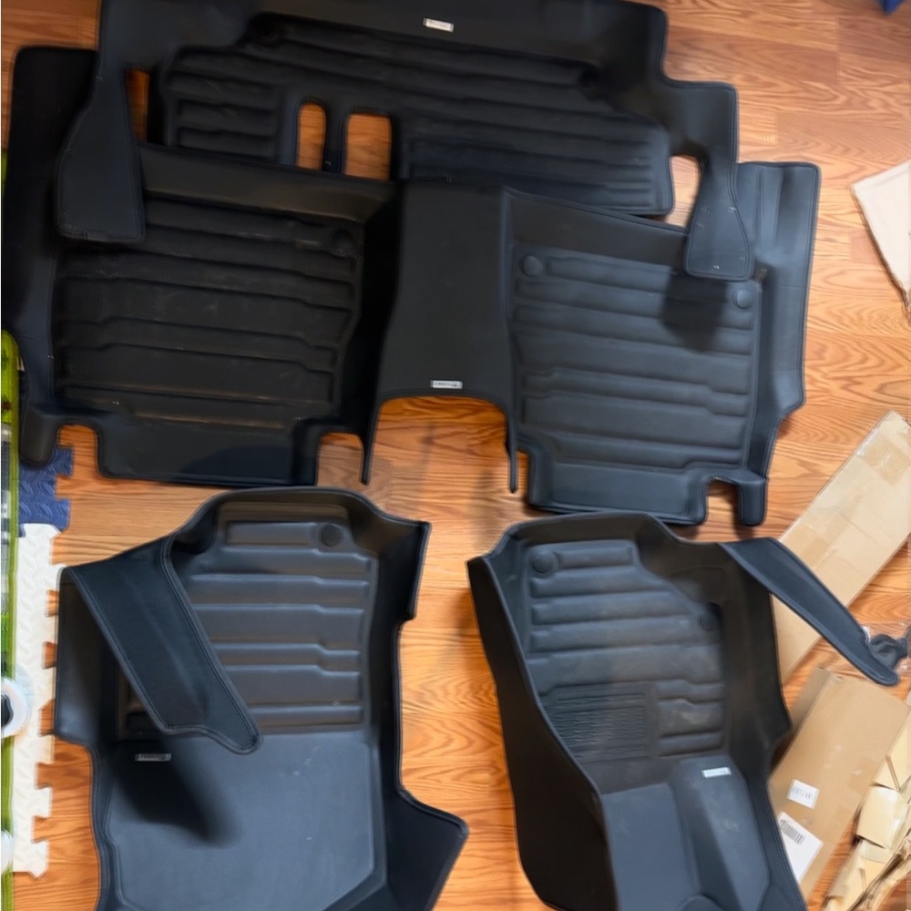 Mercedes Benz - full coverage carper protector 7seat